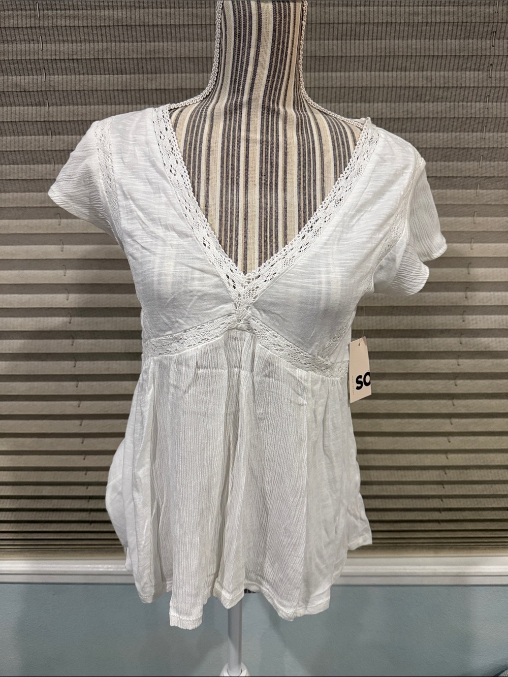 SO White V-Neck Crochet Trim Peplum Top